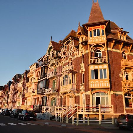 Idealement Situe "Le Studio" Les Locations Isahora Sont Aussi A 2 Pas Du Chateau D'Eu, Des Falaises Du Treport, De Mers Les Bains Et Aux Portes De La Baie De Somme Eu (Seine-Maritime) Bagian luar foto