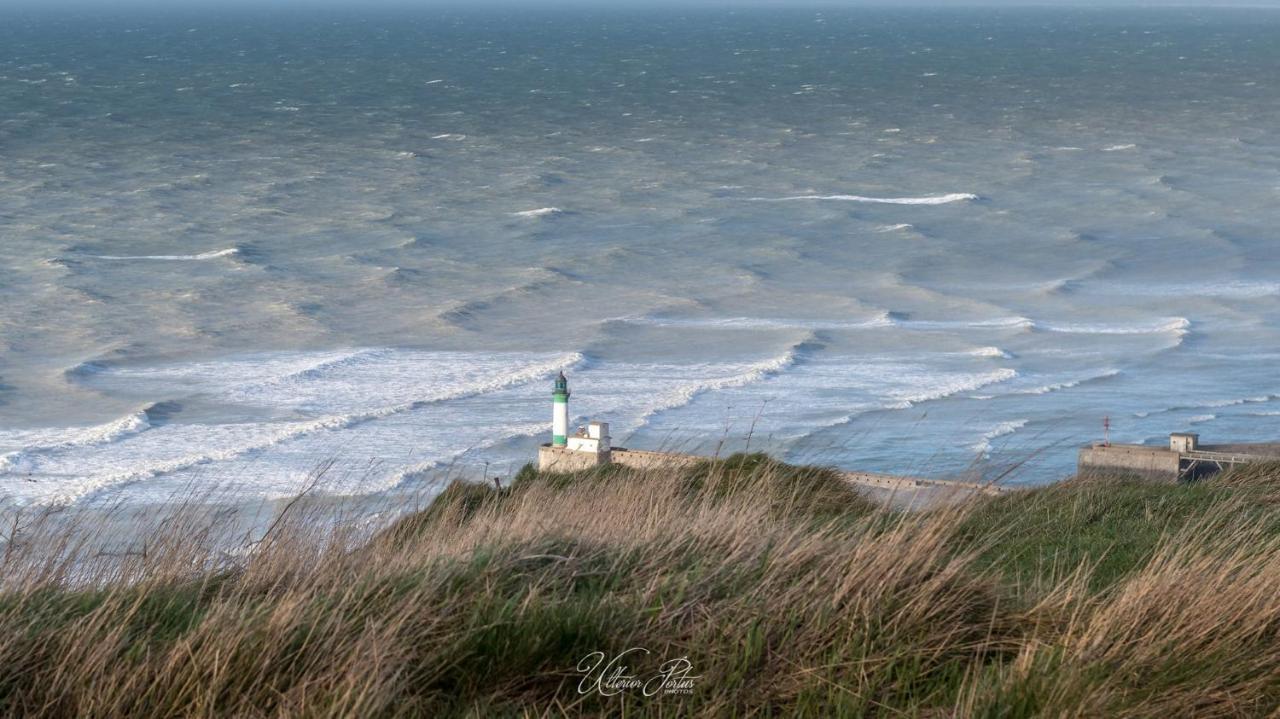 Idealement Situe "Le Studio" Les Locations Isahora Sont Aussi A 2 Pas Du Chateau D'Eu, Des Falaises Du Treport, De Mers Les Bains Et Aux Portes De La Baie De Somme Eu (Seine-Maritime) Bagian luar foto